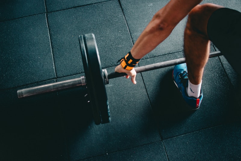 Strength training equipment and weight plates